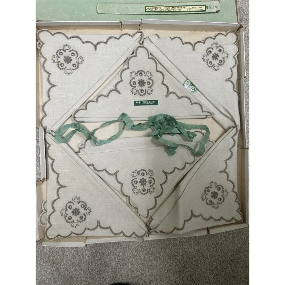Vintage Irish Embroidered Supper Set Table Cloth With 6 Napkins scalloped edges